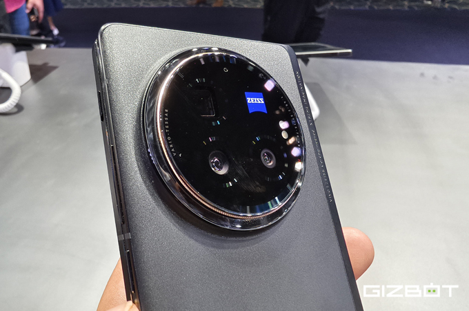 Vivo X Fold 3 Pro Hands On