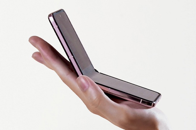 Infinix Zero Flip 5G Design Image