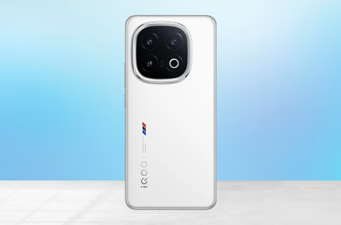 iQOO 13 Photos