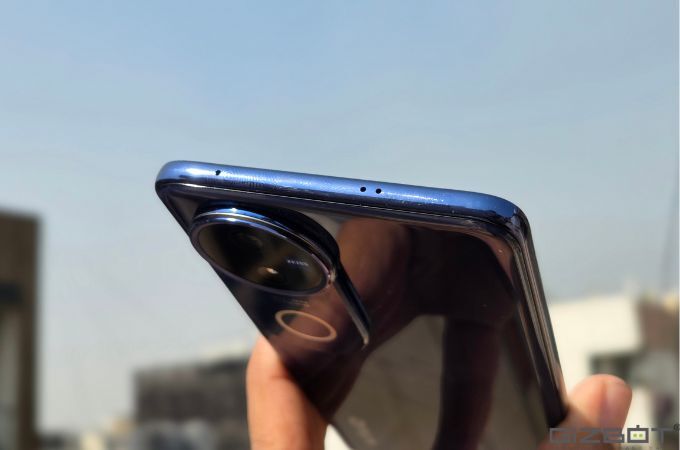 Vivo V50 Pictures