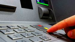 ஜூலை 1 முதல்.. இந்த வங்கியில் அக்கவுண்ட் இருக்கா? இனி ATM-ல் பணம் எடுக்கும்போது இதை தெரிஞ்சுக்கோங்க..