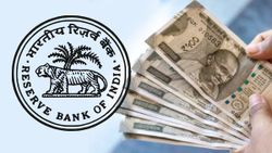 ஏப்.1 முதல் பணம் அனுப்ப புது RBI ரூல்ஸ்.. இனி OTP மட்டும் போதாது.. UPI முதல் பேங்க் அக்கவுண்ட் வரை மாறுது!