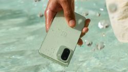 iQOO கொட்டத்தை அடக்கிய OnePlus.. 185Hz ஸ்மூத் டிஸ்பிளே, 8500mAh பேட்டரி உடன் புது R-சீரீஸ் போன்.. எந்த மாடல்?