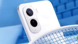 வெற்றி கொண்டான் VIVO.. 8100mAh பேட்டரி உடன் புது பட்ஜெட் போன்.. அம்புட்டு பேரும் தட்டி தூக்க போறாங்க!