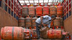 ஆகஸ்ட் 16க்குள் இந்த வேலையை முடிக்கவும்.. இல்லையெனில் LPG  சிலிண்டர் பெறுவதில் சிக்கல்!