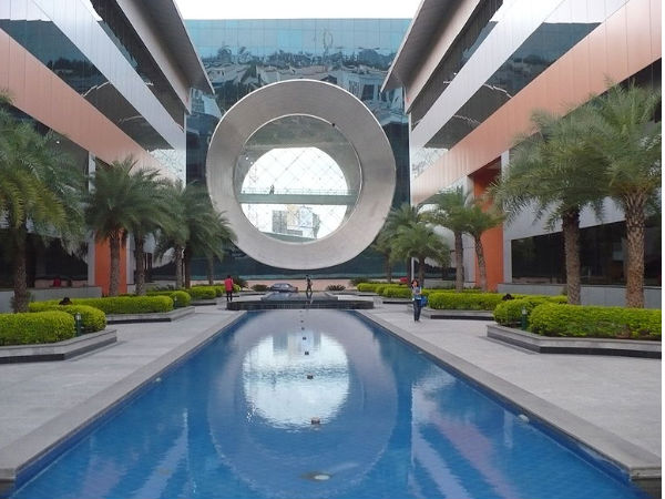 பெங்களூரில் உள்ள இன்ஃபோசிஸ் அலுவலக படங்கள்!