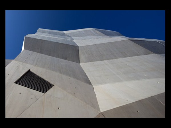 வோடாபோன் ஆபீஸ்...சூப்பர் பீஸ்...