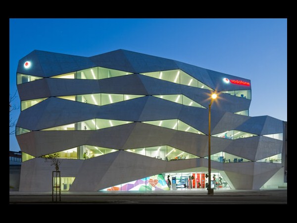 வோடாபோன் ஆபீஸ்...சூப்பர் பீஸ்...