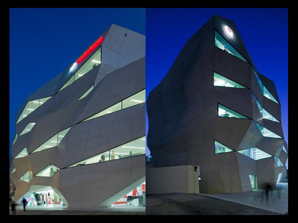 வோடாபோன் ஆபீஸ்...சூப்பர் பீஸ்...