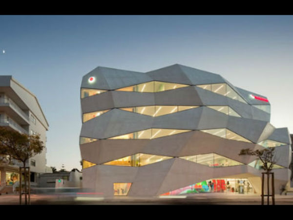 வோடாபோன் ஆபீஸ்...சூப்பர் பீஸ்...