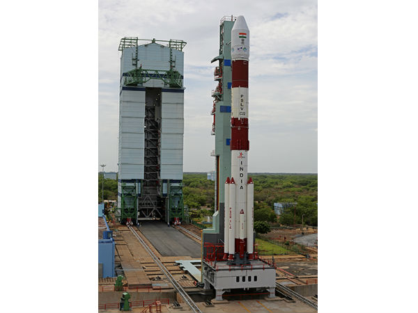 PSLV ராக்கெட்டின் படங்கள்