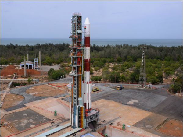 PSLV ராக்கெட்டின் படங்கள்