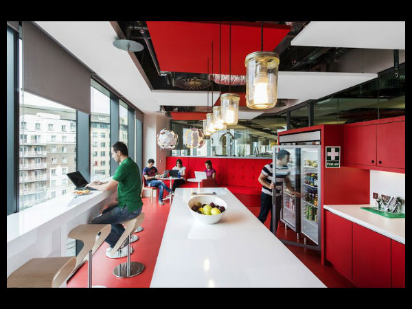 இந்த மாதிரி ஆபீஸ் பாத்திருக்கீங்களா!!!