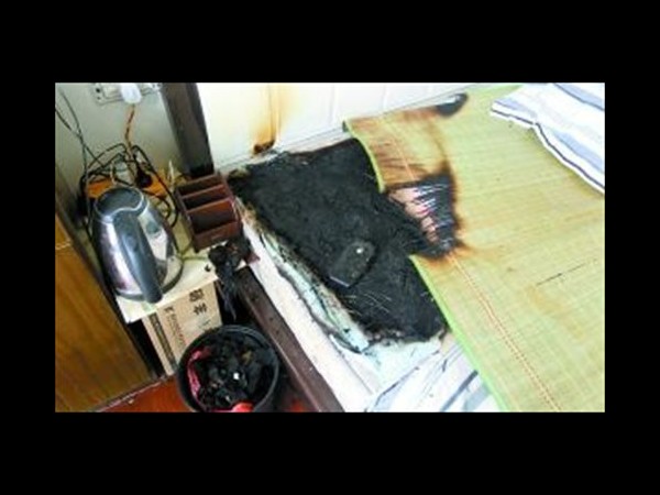 ஆப்பிள் ஐபோன் வெடித்தது