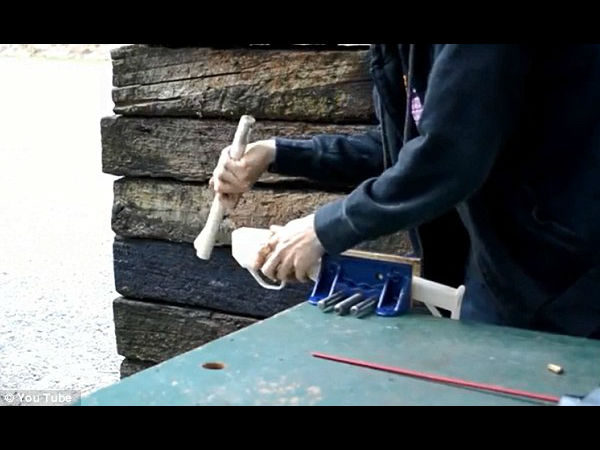 3டி ல் துப்பாக்கி பாத்திருக்கிங்களா..