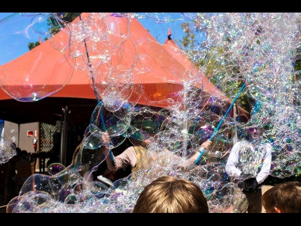 பேஸ்புக் ஊழியர்களுக்கு மிகப்பெரும் பார்ட்டி கொடுத்த மார்க்