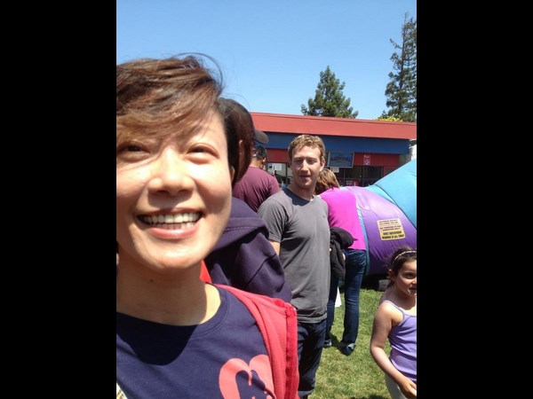 பேஸ்புக் ஊழியர்களுக்கு மிகப்பெரும் பார்ட்டி கொடுத்த மார்க்