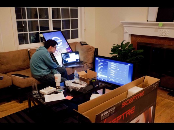 ஆபிஸே வீடு! வீடே ஆபிஸ்!