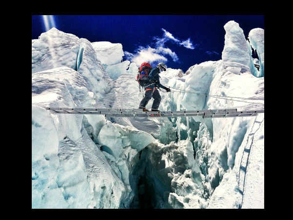 மை காட் இவ்வளவு உயரத்துல போட்டோவா