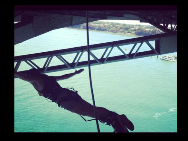 மை காட் இவ்வளவு உயரத்துல போட்டோவா