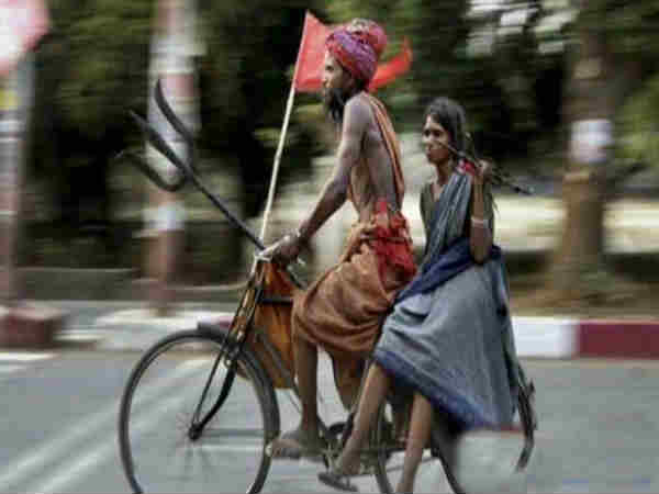 இங்க பாருங்க நம்ம இந்திய சாகசத்த...