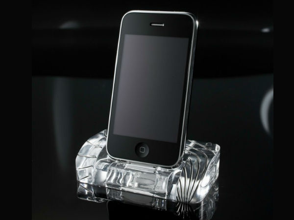 iPhone 4 Crystal Docking Station