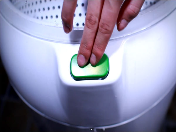  துணி துவைக்க கரண்ட் வேண்டாம், கால்கள் போதும்..!