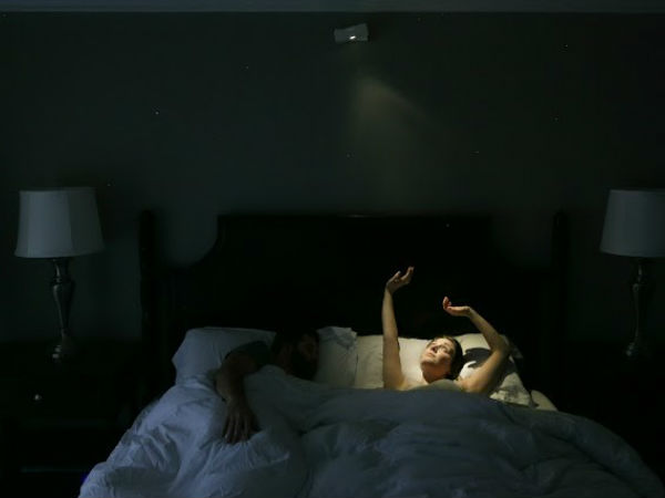 அலாரம் வைத்தவர்களை மட்டும் எழுப்பும்.