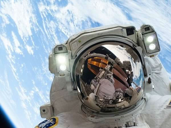 வைர பதக்கமே கொடுக்கலாம்..!