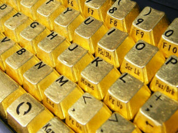 கோல்ட் ப்ளேடட் கீ-போர்ட் :