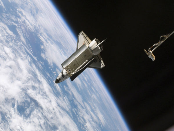 அண்டவெளி யுத்தம் :