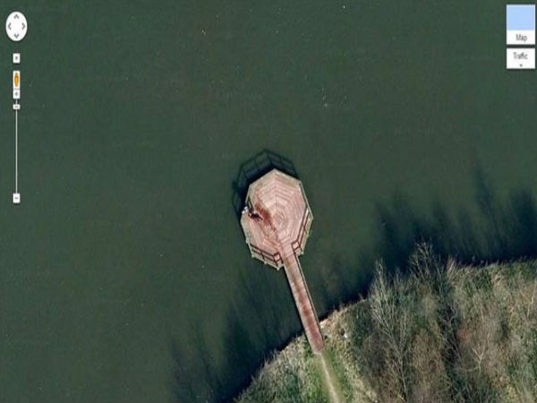 மற்றும் ஒரு :