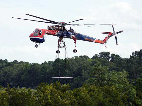மனித உழைப்பை 'சேமிக்கும்' கில்லாடி ஹெலிகாப்டர்கள்..! மனித உழைப்பை 'சேமிக்கும்' கில்லாடி ஹெலிகாப்டர்கள்..!