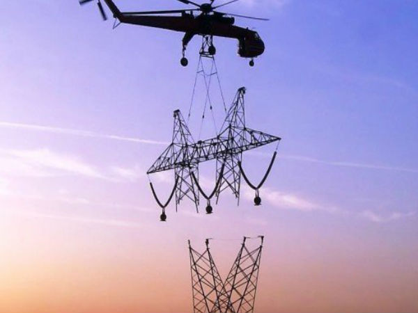 மனித உழைப்பை 'சேமிக்கும்' கில்லாடி ஹெலிகாப்டர்கள்..! மனித உழைப்பை 'சேமிக்கும்' கில்லாடி ஹெலிகாப்டர்கள்..!