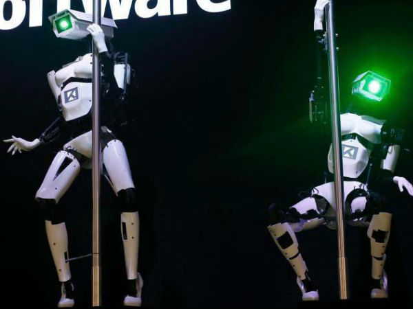 01 ரோபோட்டிக் போல் டான்ஸர்ஸ்