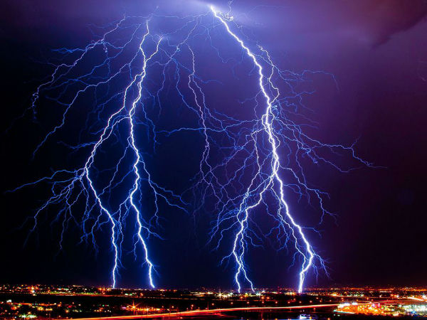 தாக்கும் :