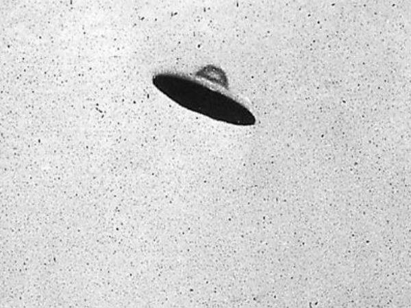 பறக்கும் தட்டுகள் :