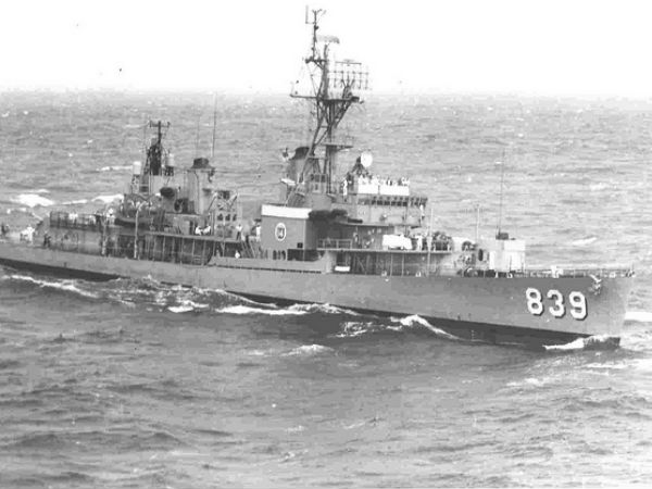 அமெரிக்க போர் கப்பல் :