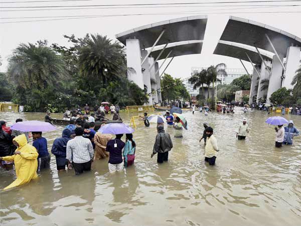 சென்னை : ஐ.டி நிறுவனங்கள் விடுமுறை (புகைப்படங்கள்)..!