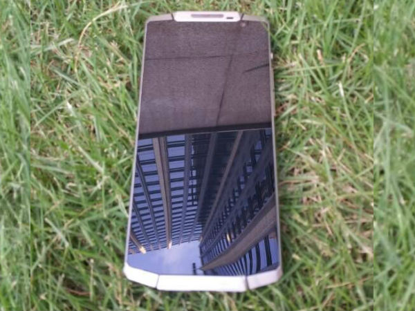 10,000 எம்ஏஎச் பேட்டரி கொண்ட ஆண்ட்ராய்டு போன்.!!