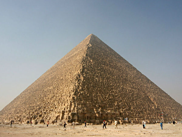 அளவில் பெரியதாக :