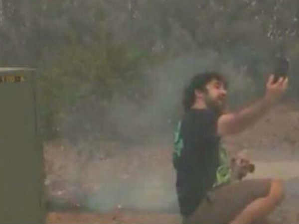 எமர்ஜென்சி செல்பீ 02 :