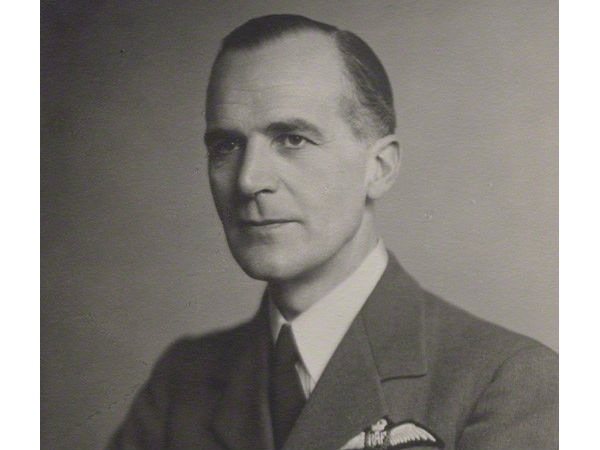 மூத்த விமானப் பணியாளர்