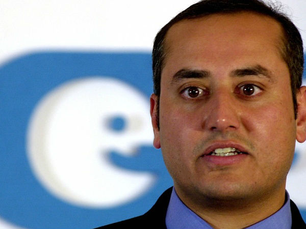 08. சபீர் பாட்டியா :