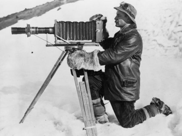 பிரிட்டிஷ் போட்டோகிராஃபிக் நியூஸ் :