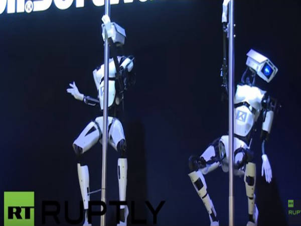 ROBOTIC POLE DANCERS – LEXY AND TESS 