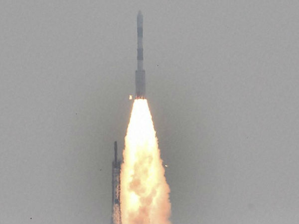 அந்நிய நாட்டு செயற்கைகோள் :