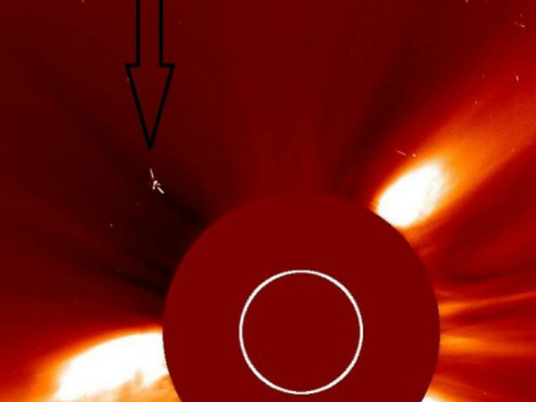  உடுக்களிடை விண்கலம் :