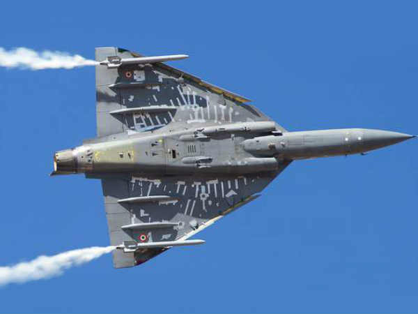 லைட் காம்பாட் ஏர்கிராஃப்ட் 