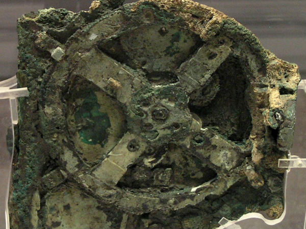 09. அன்டிகேதேரா மெக்கானிசம் (Antikythera Mechanism) :